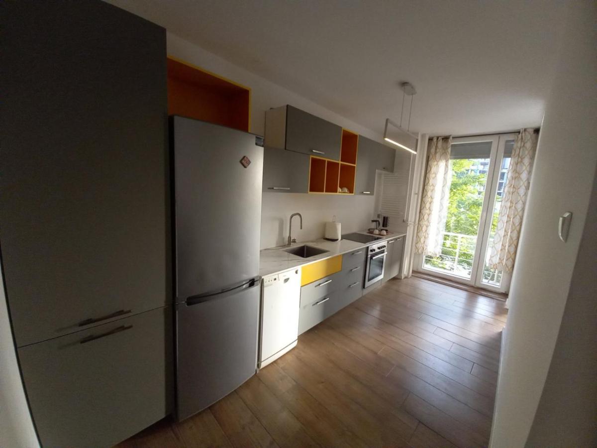Aaa Apartment Приштина Экстерьер фото
