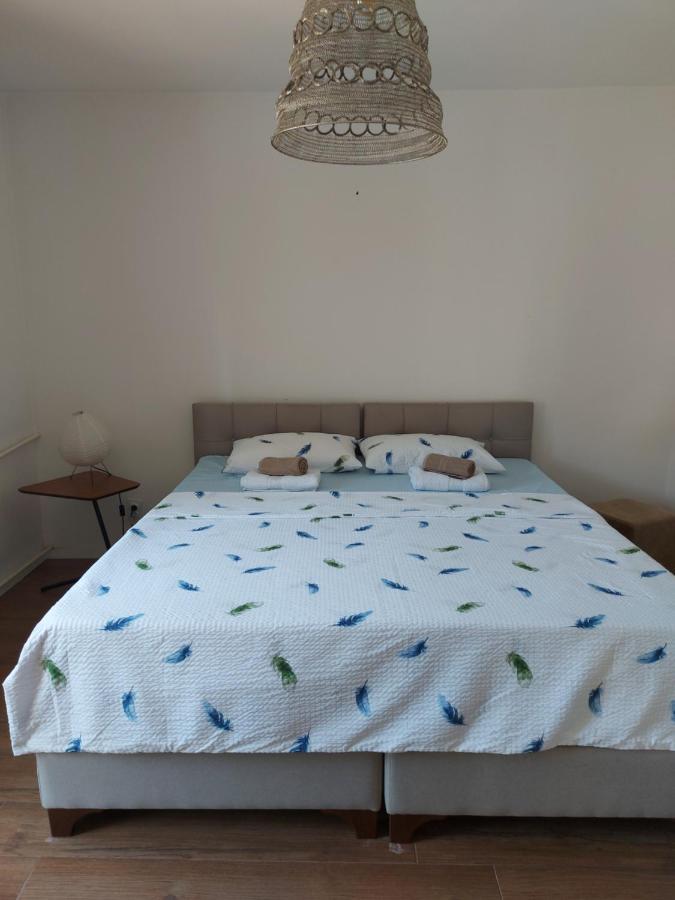 Aaa Apartment Приштина Экстерьер фото