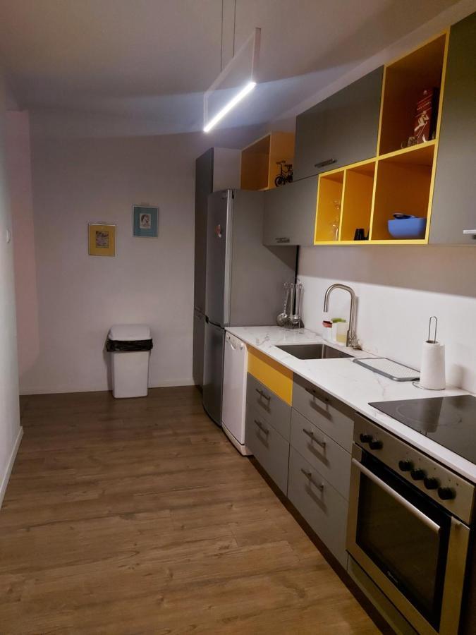 Aaa Apartment Приштина Экстерьер фото